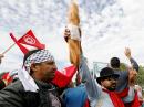 tunisie-les-fonctionnaires-battent-le-pave-pour-lrsquoaugmentation-des-salaires