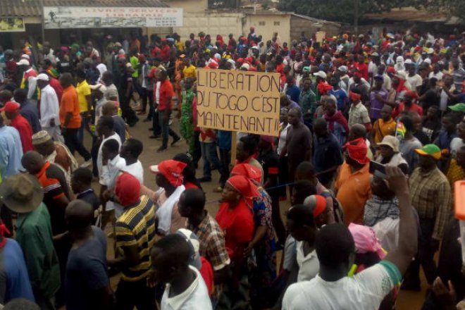 togo-manifestations-boycott-blocage-au-parlement8230-les-elections-de-decembre-srsquoannoncent-tendues